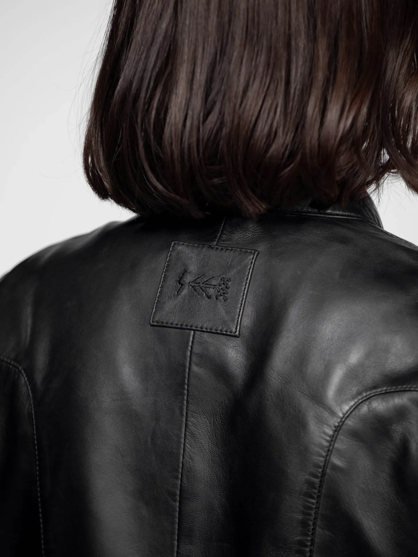 Lola - Veste cuir col rond femme